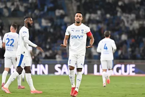 بالأرقام.. ماذا يحتاج سالم الدوسري ليصبح هداف الهلال التاريخي؟